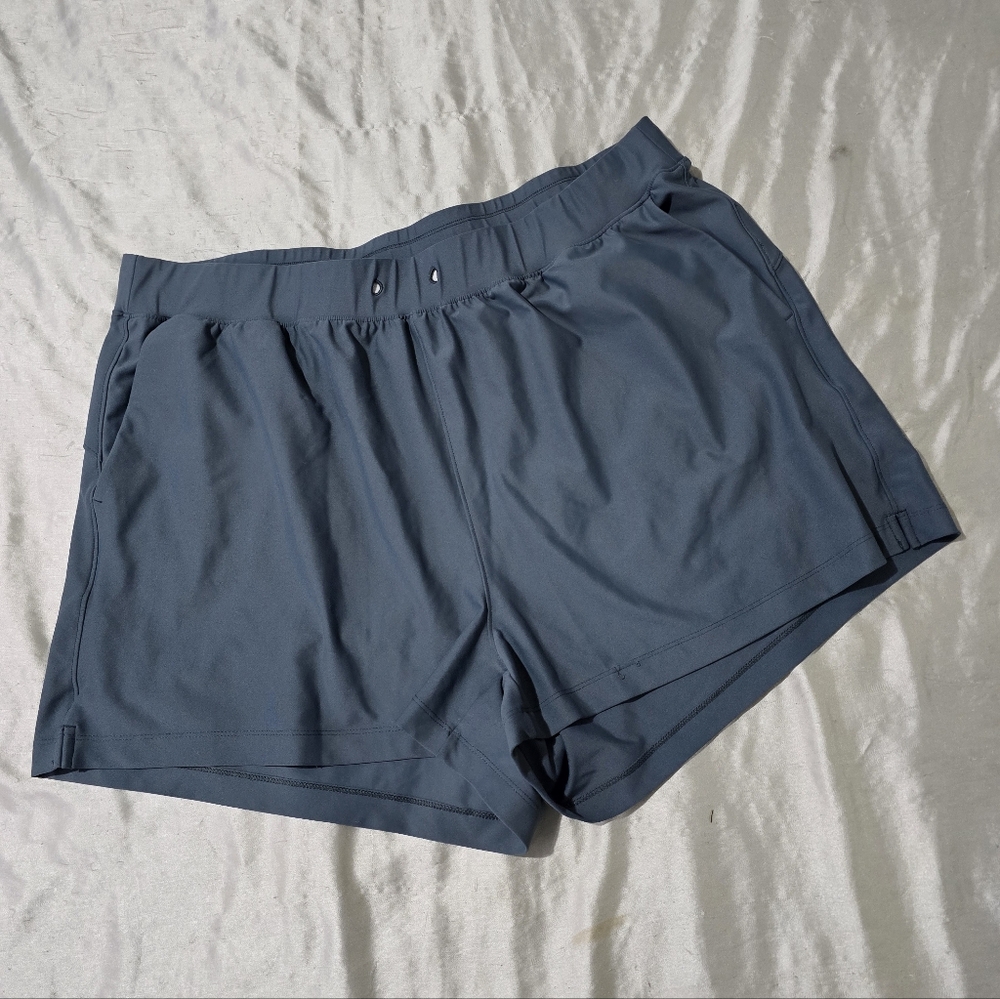 Old Navy Active Powersoft Plus Size High Rise Go Dry Gray Shorts Size 2X